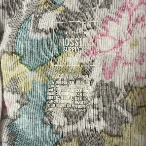 🌸🌼🌺 tank top - Picture 2 of 3